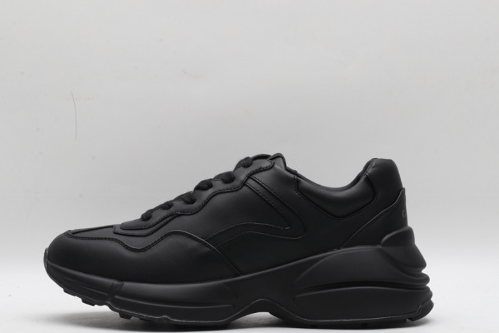 G*u*i* trainer sneaker105