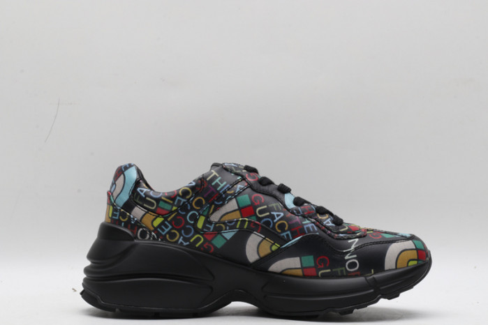 G*u*i* trainer sneaker107