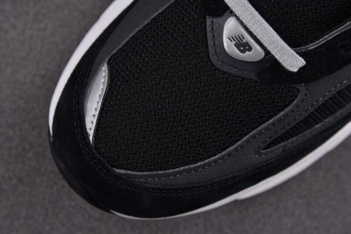 NEW BALANCE SNEAKER NB072