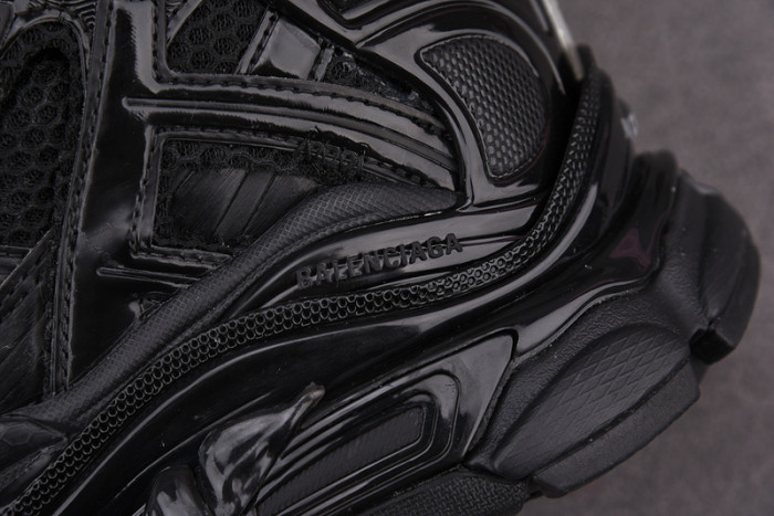 RUNNER SNEAKER RS020