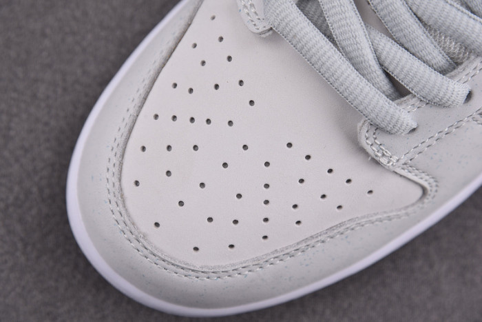 Nike SB Dunk Low White Lobster (Friends and Family) FD8776-100