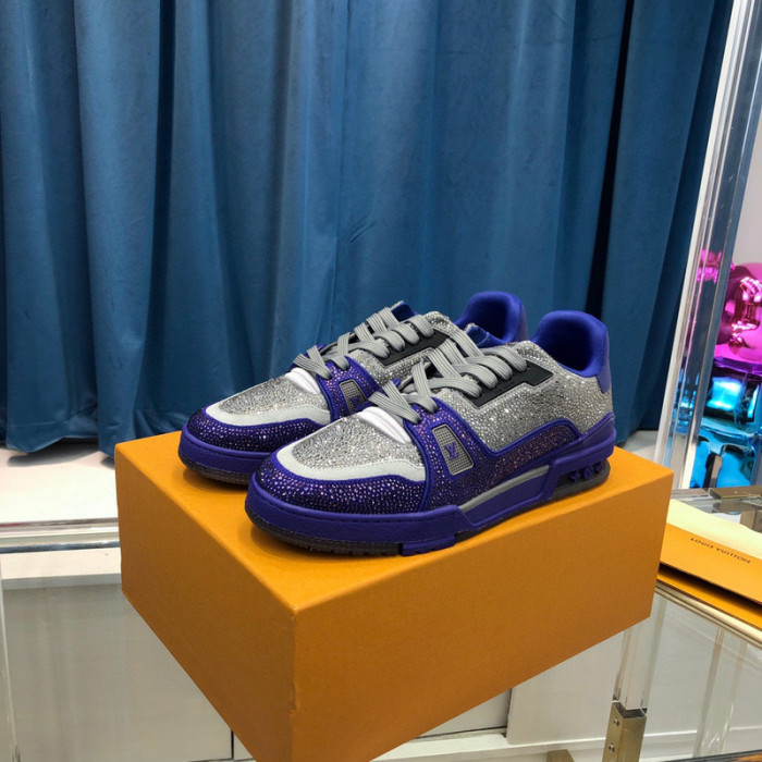 LV SNEAKER LV-000370