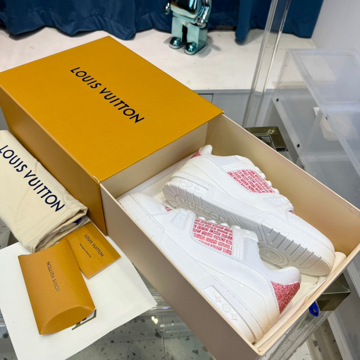LV SNEAKER LV-000402