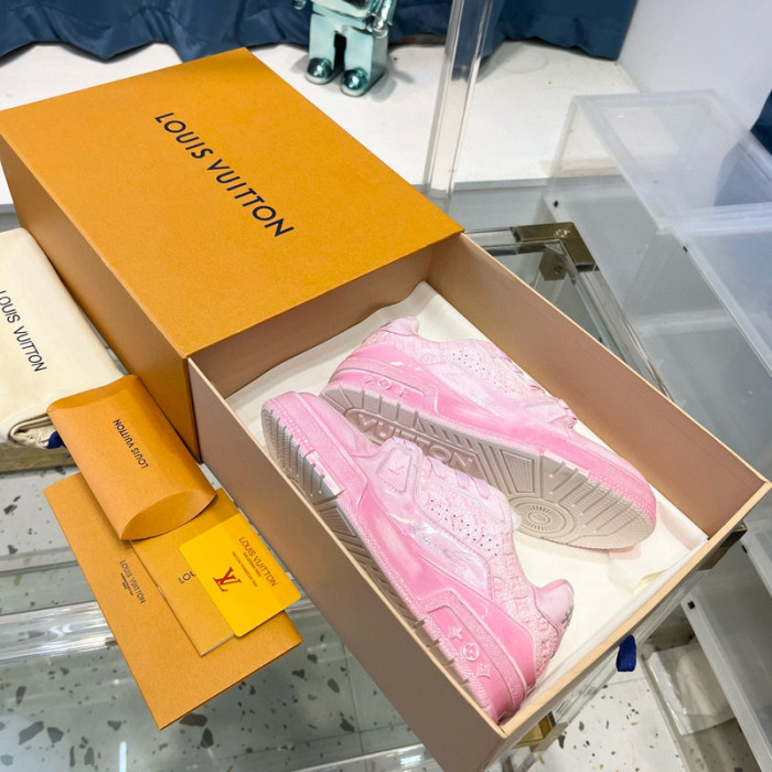 LV SNEAKER LV-000425