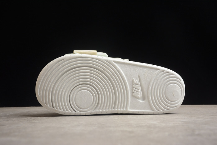 NIKE SANDALS N-012