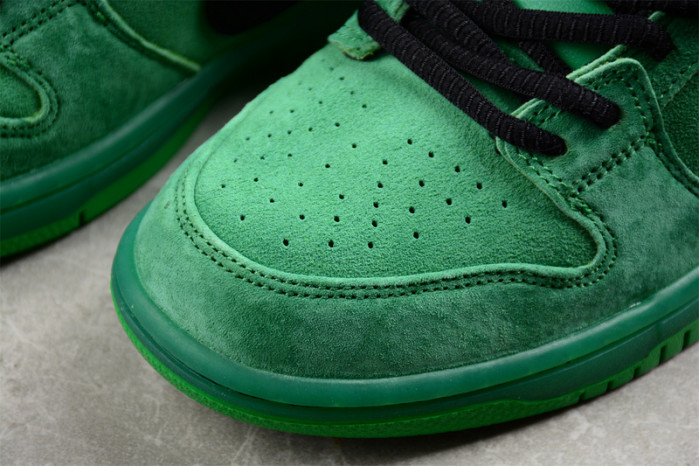 THE POWERPUFF GIRLS X NIKE SB DUNK LOW “BUBBLES” FZ8320-400