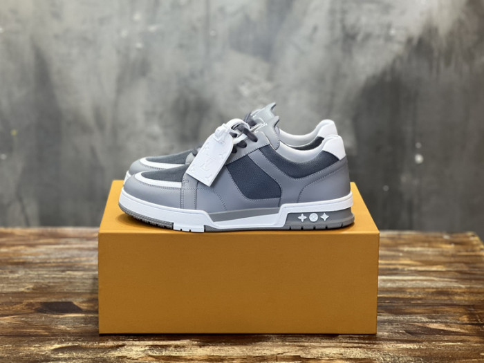 LV SNEAKER LV-000538