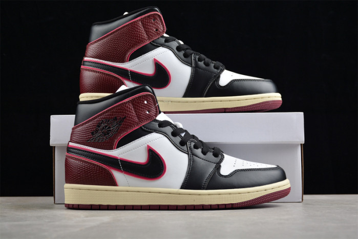 Air Jordan 1 Mid SE 