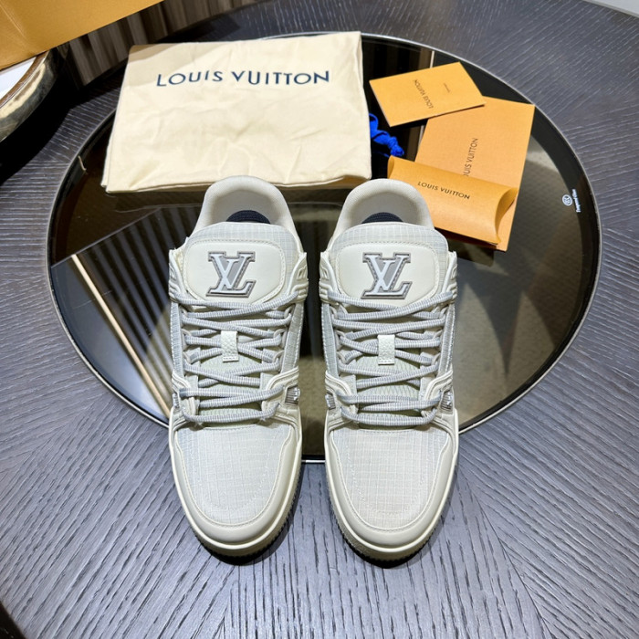 LV TRAINER SNEAKER LV-000577