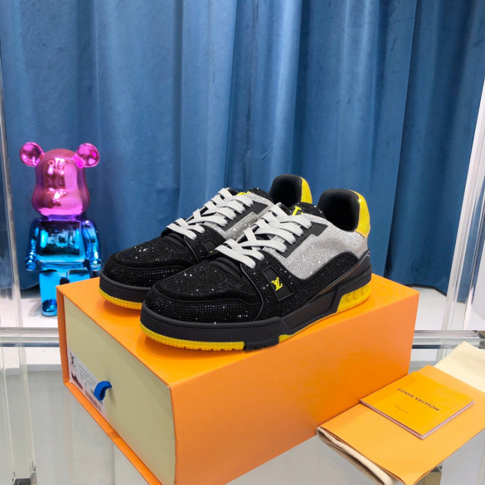 LV SNEAKER LV-000361