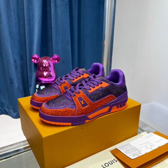 LV SNEAKER LV-000372