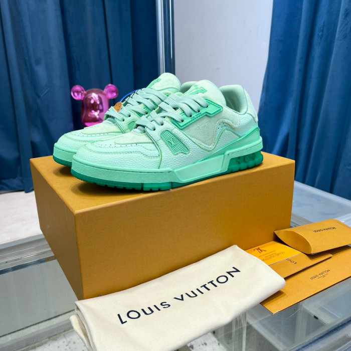 LV SNEAKER LV-000479
