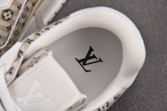 LV SNEAKER LV-000121
