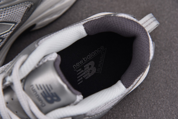 NEW BALANCE SNEAKER NB109