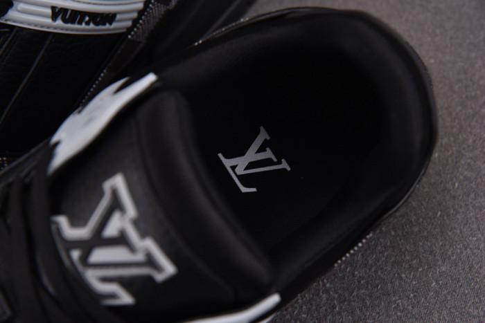 LV SNEAKER LV-000531