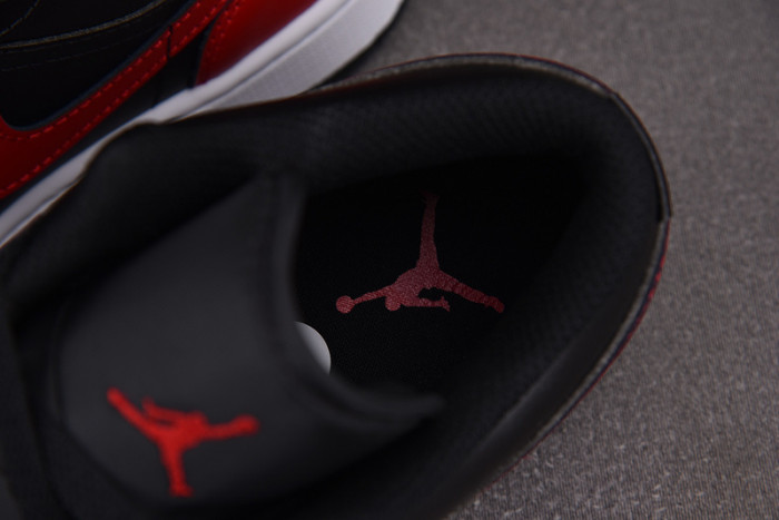Air Jordan 1 Low 