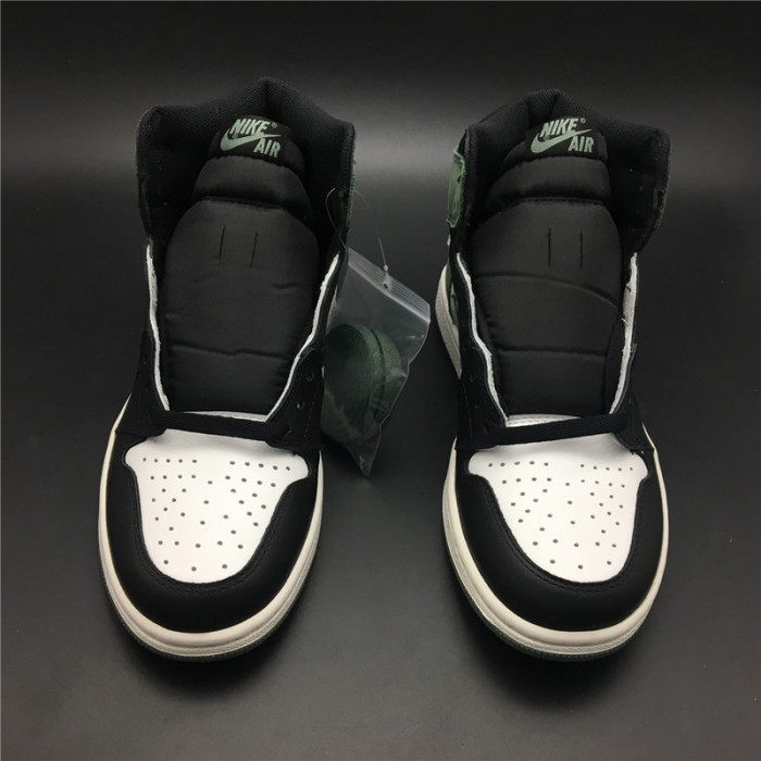 AIR JORDAN 1 RETRO HIGH OG "CLAY GREEN" 555088-135