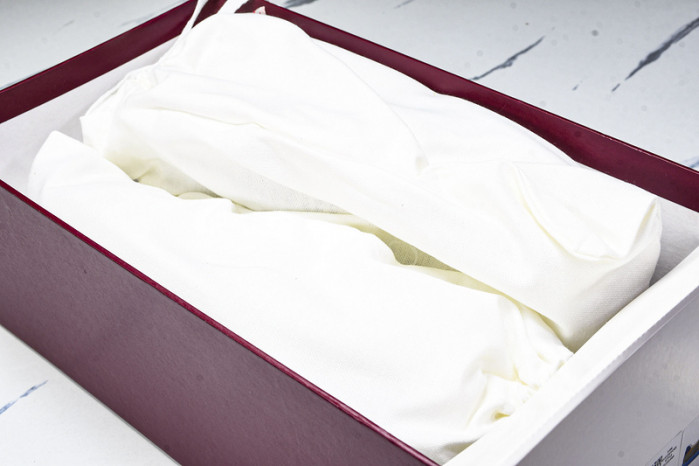 G*u*i sneaker