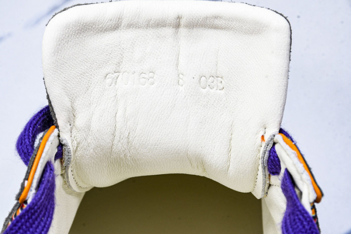 G*u*i sneaker