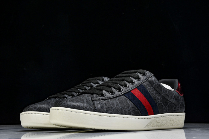 G*u*i sneaker