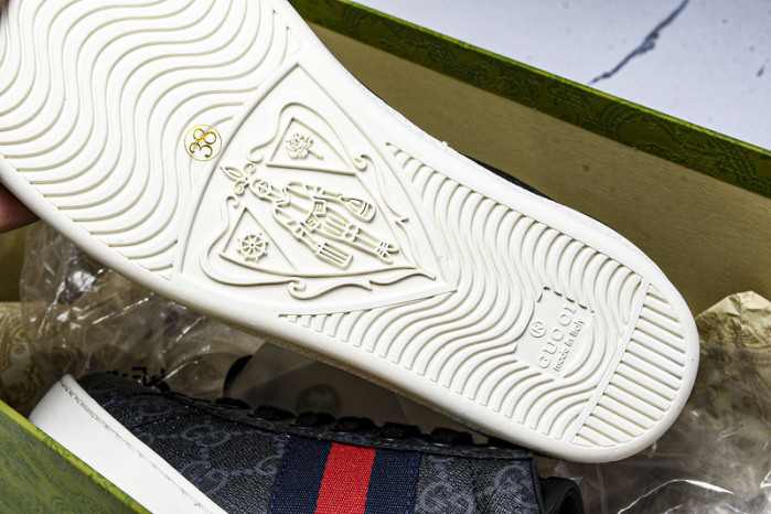 G*u*i sneaker