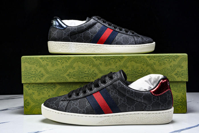 G*u*i sneaker