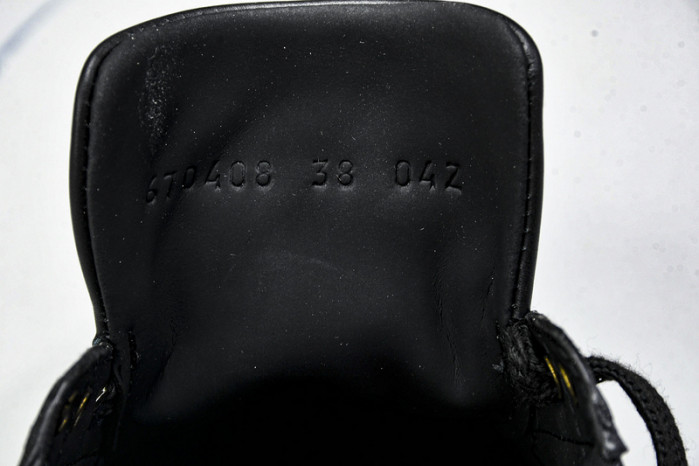 G*u*i sneaker
