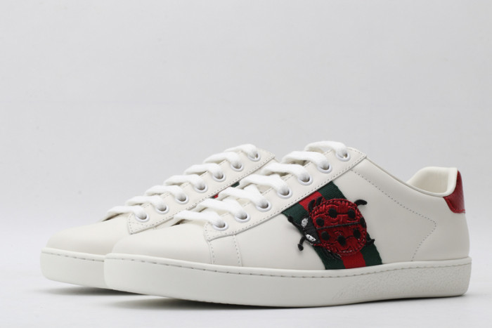 G*u*i* trainer sneaker55