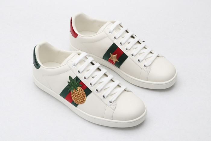G*u*i* trainer sneaker55
