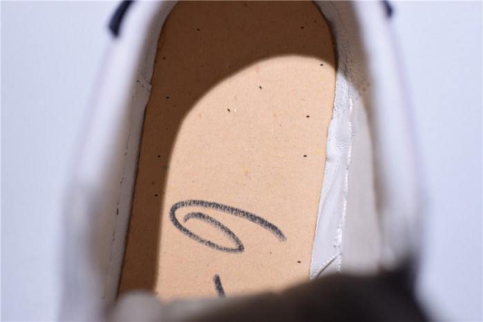 G*u*i ace embroidered low-top sneaker with logo