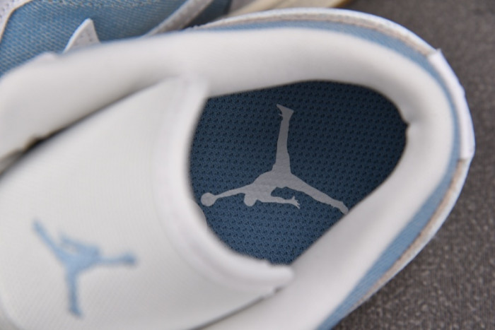 Air Jordan 1 Low SE 