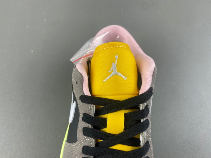 Air Jordan 1 Low SE 