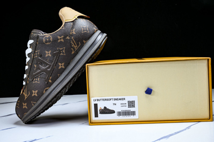 LV TRAINER SNEAKER