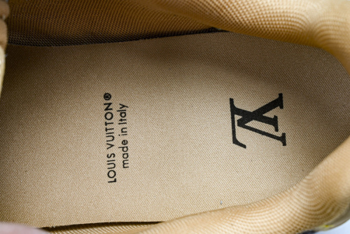 LV TRAINER SNEAKER