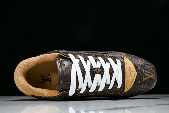 LV TRAINER SNEAKER