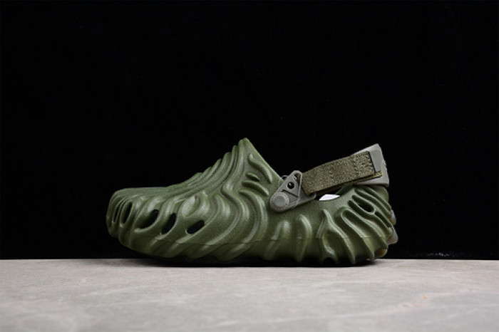 Cr*0*s x salehe bembury c00002