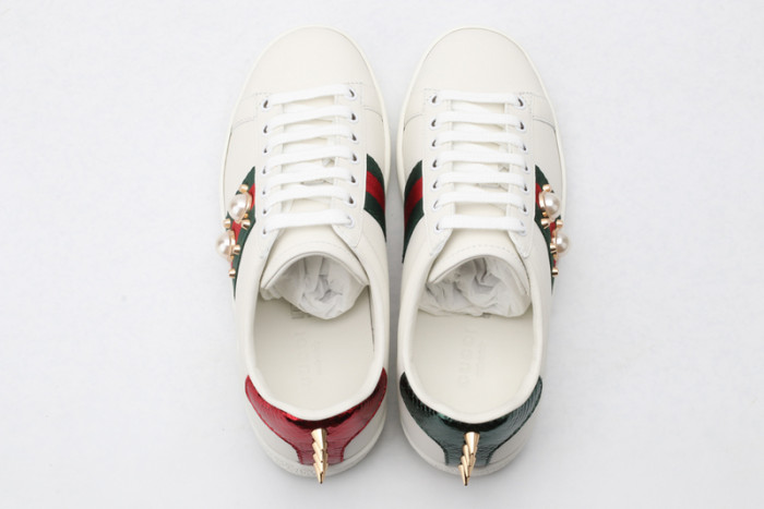 G*u*i* trainer sneaker54