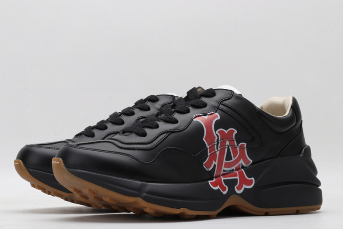 G*u*i* trainer sneaker39