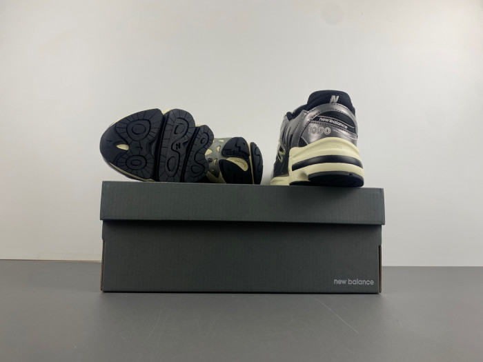 NEW BALANCE SNEAKER NB121